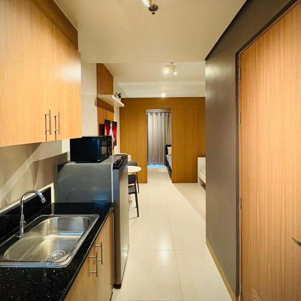 1BR fully furnished with balcony condo in Legazpi village Makati City, 1BR fully furnished with balcony condo in Legazpi village Makati City, for rent located at Makati City Metro Manila 