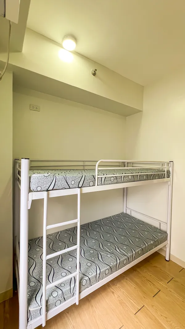 Rooms for Rent in Makati, Solo Room (good for 2 pax), for rent located at Makati National Capital Region (NCR) 