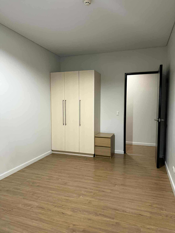 Room for Rent in Makati Solstice Tower 1 (Ayala Malls Circuit Lane), Room for Rent in Makati Solstice Tower 1, for rent located at Makati National Capital Region (NCR) 