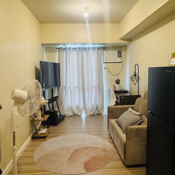 Studio Unit for Rent in Makati along Chino Roces near MRT Magallanes, Studio Unit for Rent in Makati along Chino Roces near MRT Magallanes, for rent located at Makati City Metro Manila 