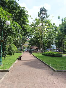 Nat is looking for a roommate around Parañaque, Metro Manila