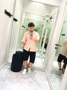 Ivar is looking for a roommate around Makati City, Metro Manila