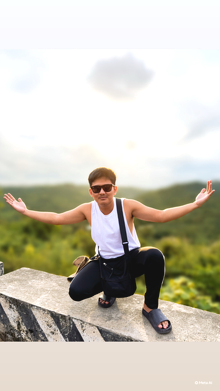 bert is looking for a roommate around Santa Cruz, Manila, Metro Manila