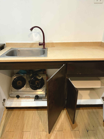 Semi Furnished 1BR Condo Unit for Rent at Fountain Breeze