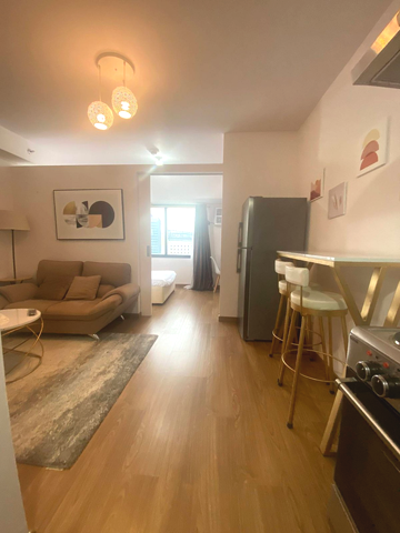 1 Bedroom Unit for rent in The Rise,Makati