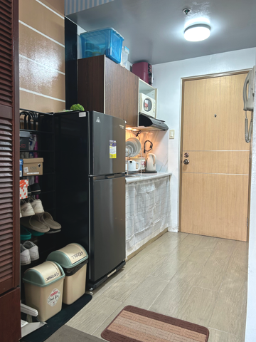 University Tower Malate Studio Unit - Four Males