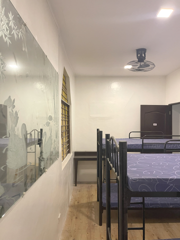 Quad-Sharing Room for Female w/ Free Wifi near Makati & BGC