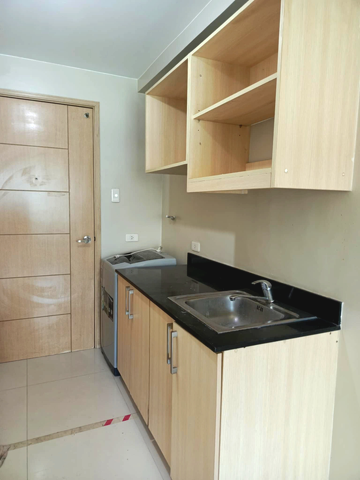 Vista Residences unit w/ washing machine & aircon