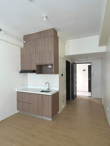 RSquare Residences near DLSU (lease and for sale)