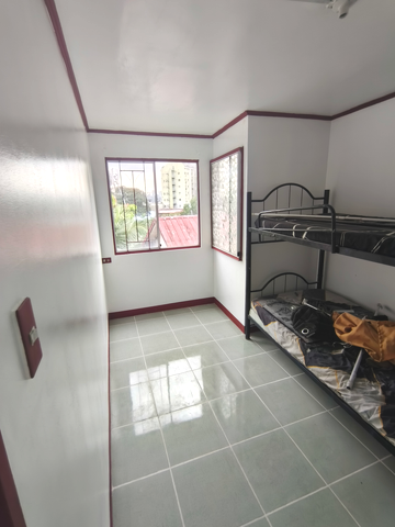 Studio Bare Condo Unit for Rent at Spazio Bernardo