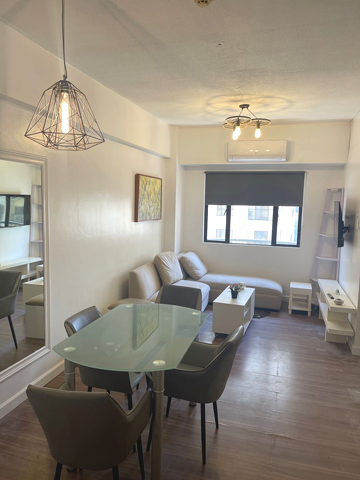 Renovated Fully furnished 1BR Forbeswood Heights