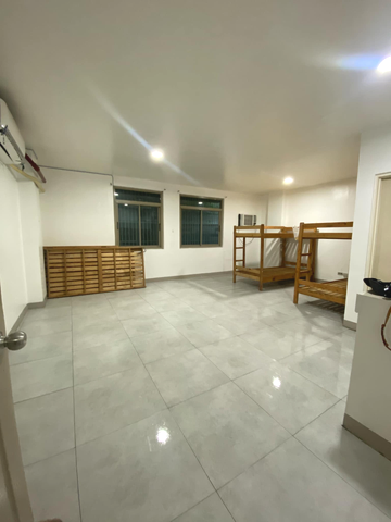 Big Studio Units Near AYALA, TAFT, EDSA, BGC