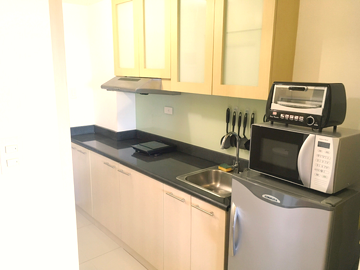 Berkeley residences in Katipunan w wifi